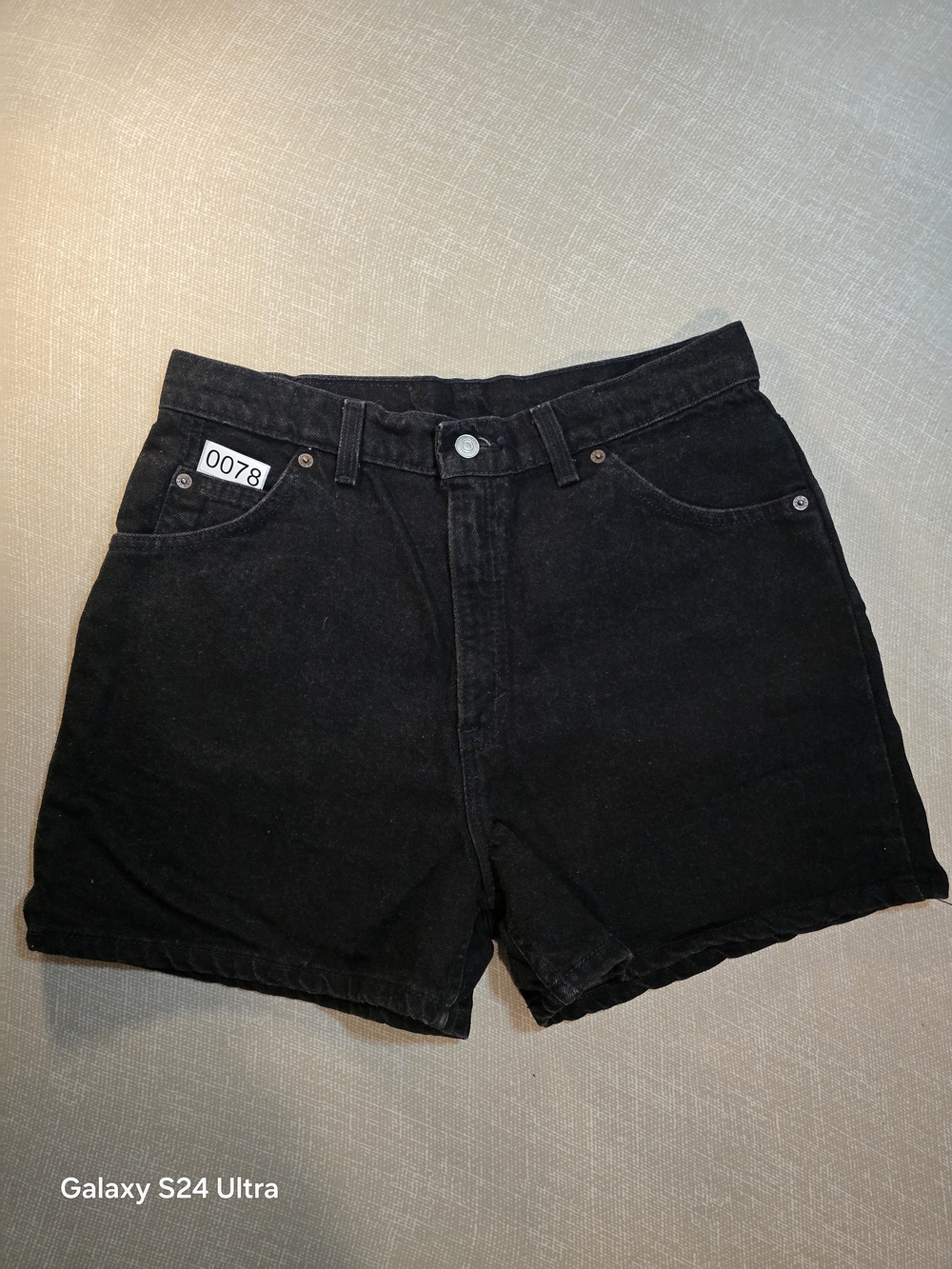 Vintage Levis 920 Denim Shorts Womens 14P Regular Fit Black High Rise Orange Tab